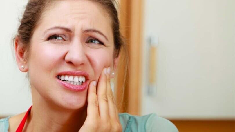 Diş Zonklaması Neden Olur?